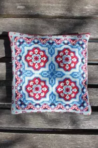 Sajou basketweave tapestry kit for Villedieu square cushion in red and blue tones