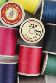 Fils de lin câblé glacé Fil Au Chinois pour la maroquinerie et le cuir grosseur 332 bobine 50 grammes
