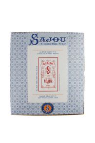 Présentation du kit de point de croix Sajou numéro 1 à monter en accordéon broderie rouge