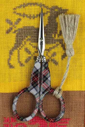 Stickschere Sajou mit Tartanmuster