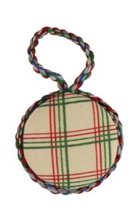 Back of the Cat and Dog winding wool medallion – Puffies stuffed needlepoint ornaments kit