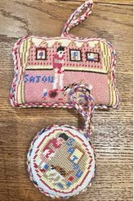 Kit de tapisserie Sajou ornements rembourrés puffies – médaillon et motif Jeune Fille et son Chat