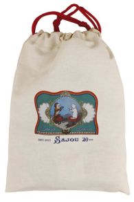 Presentation of the Sajou Cat and Dog winding puffies needlepoint kit. Limited edition.