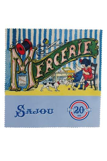 Essuie-lunettes microfibre Sajou motif Petite fille réparant sa poupée - face imprimée Essuie-lunettes microfibre Sajou motif Petite fille réparant sa poupée - face imprimée