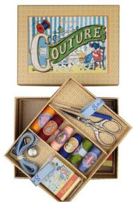 Other Sajou product on the theme of the Little Girl repairing her Doll: our complete sewing box