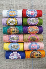 Cocons de fil à coudre polyester Sajou en différents coloris