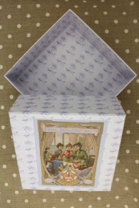 Présentation de la grande boîte de rangement Sajou carrée Salon de couture