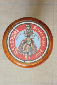 Label Fil À l'Indienne auf der großen Vintage Sajou-Holzspule