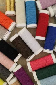 Die 23 Farben des Gummifadens zum Kräuseln von Lebaufil im Sajou-Onlineshop