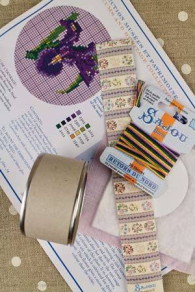 Contenu du kit Sajou boîte à broder motif Iris
