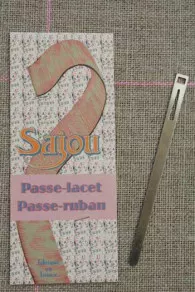 Präsentation des Sajou-Einziehers auf beiger Karte: Nahansicht