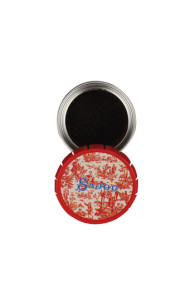 Petite boîte de rangement Sajou clic clac en métal rouge toile de Jouy rouge ouverte