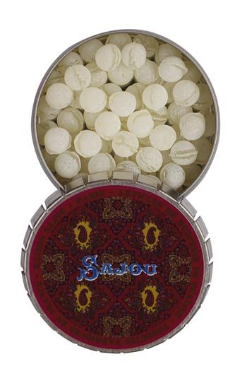 Sajou printed tin with aniseed drops Sajou printed tin with aniseed drops