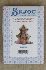 Présentation du kit de couture Sajou pour un sapin de Noël en tissu Paris et la tour Eiffel
