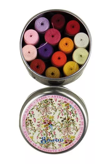 Sajou tin 14 cocoons sewing thread The Queen's Bedchamber at the Versailles Palace Sajou tin 14 cocoons sewing thread The Queen's Bedchamber at the Versailles Palace