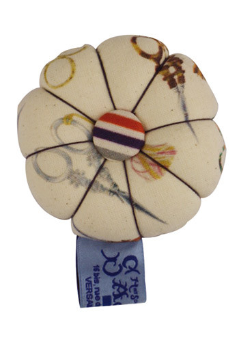 Dessus du pique-épingles citrouille Sajou tissu paires de ciseaux Dessus du pique-épingles citrouille Sajou tissu paires de ciseaux