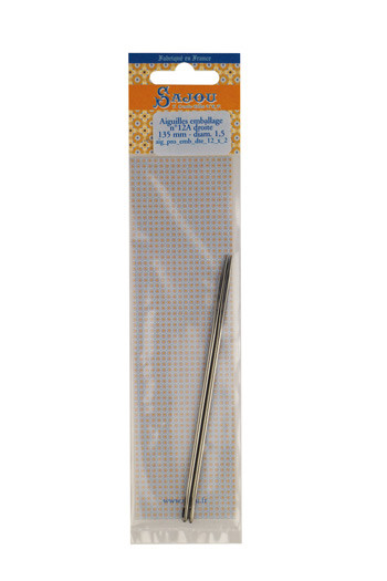 Two Sajou packing needles N°12, length 135mm, diametre 1.5mm Two Sajou packing needles N°12, length 135mm, diametre 1.5mm