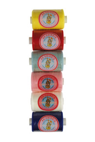 Tous les coloris de fil à bâtir Fil Au Chinois présentés en fusettes de 340 mètres