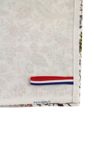 Torchon de cuisine Sajou motif indienne Coquecigrues détail de la bride d'accrochage