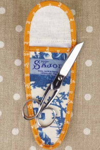 Sajou Scherenetui Größe L Toile de Jouy Blau mit Schrägband Orange und Nähschere