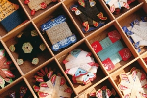 Vintage thread cards, a real collector's item
